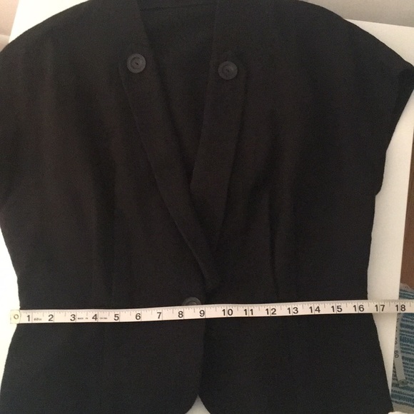 ✅ SOLD Short Sleeve Cotton Ladies Button “Blazer” Topper - Picture 5 of 7